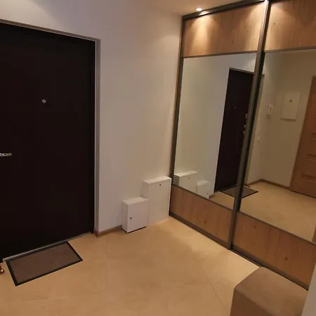 Warmzy Near Park With Free Parking Apartment