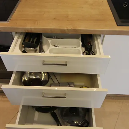 Warmzy Near Park With Free Parking Lägenhet *