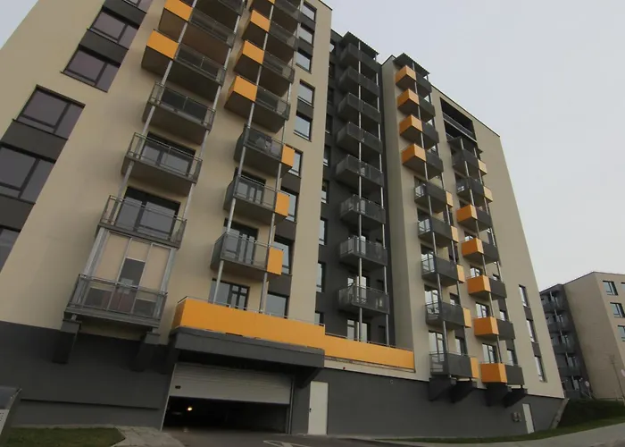 Апартаменты Warmzy Near Park With Free Parking *