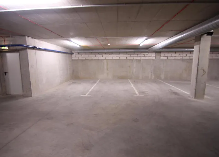 Warmzy Near Park With Free Parking Butas *